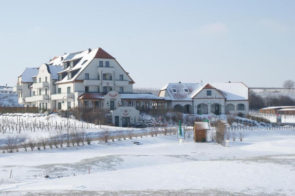 Hotel Neustifter Poysdorf Exterior photo